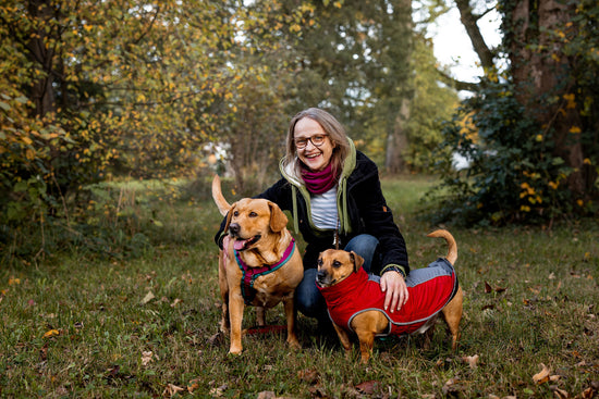 BEATRICE MIT HELFERHUND NUSHKA UND HIRO